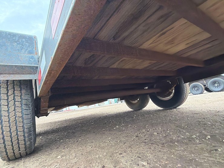 2001-dct-20-ft.-car-trailer-image-6