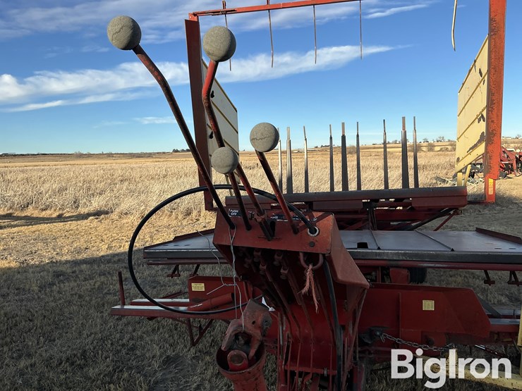 new-holland-1037-image-9