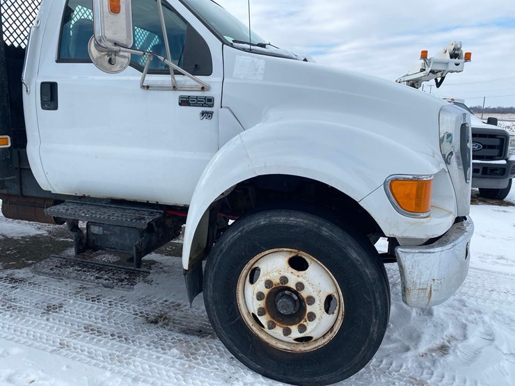 2012-ford-f650-image-10