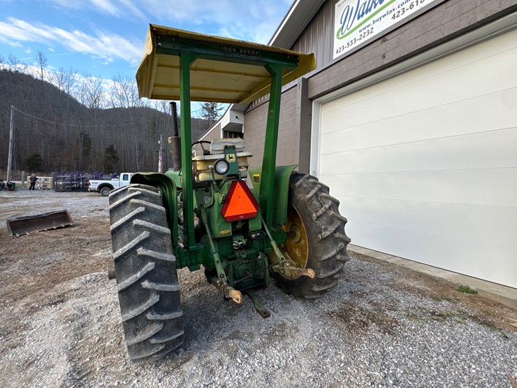 john-deere-3020-image-3