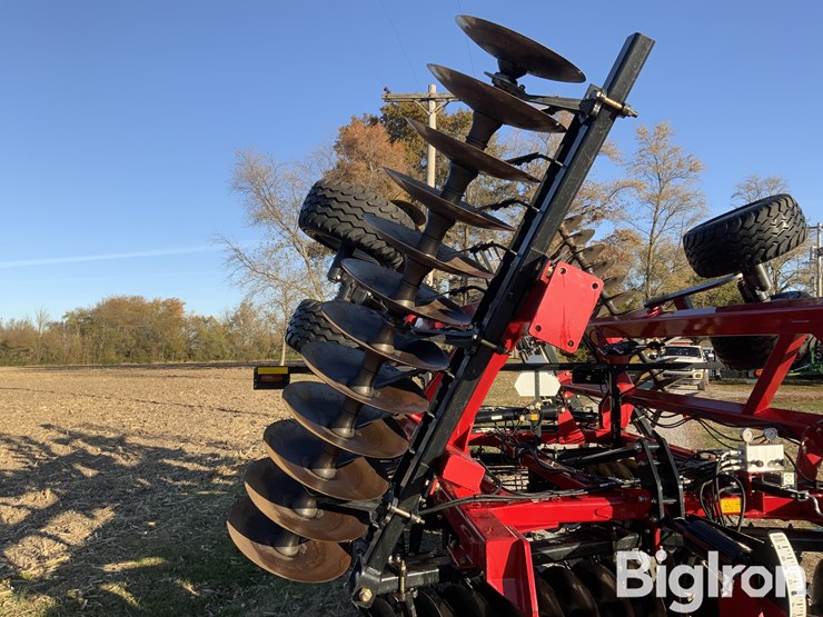 2020-case-ih-345-image-14