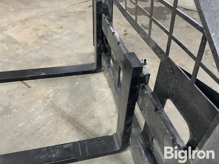 2025-giyi-60"-skid-steer-pallet-forks-&-mast-assy-image-13