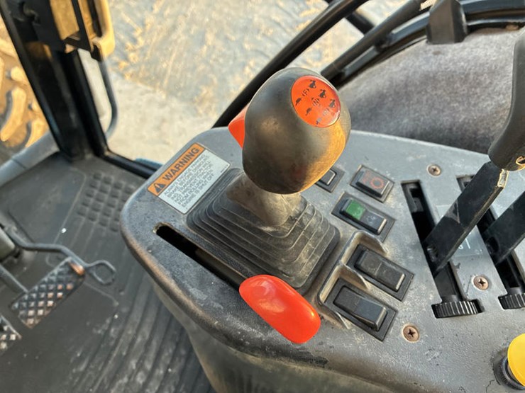 new-holland-8870-image-61