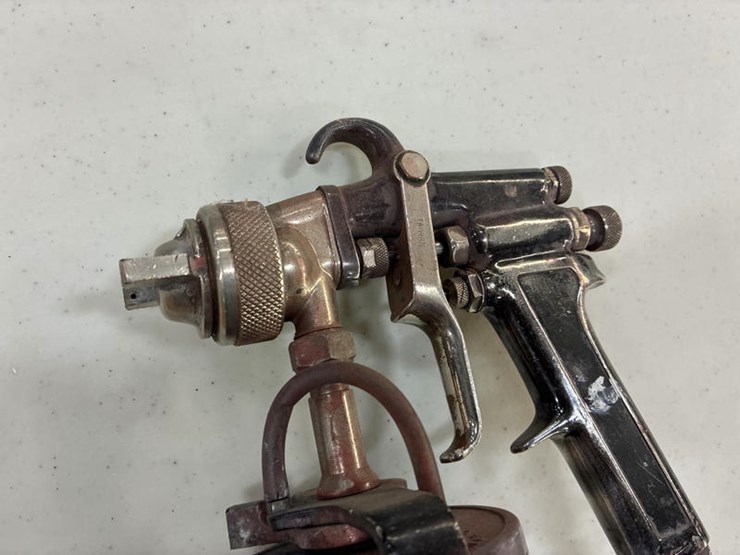 #115317-•-paint-guns-image-3