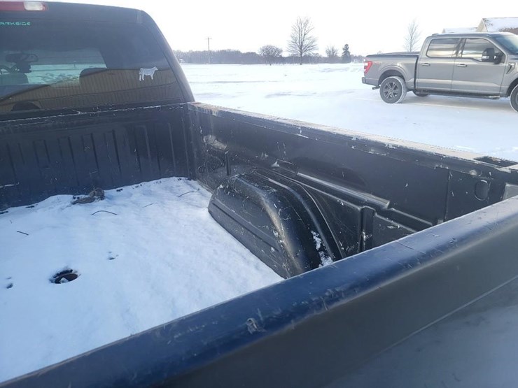 2004-chevrolet-2500hd-image-25