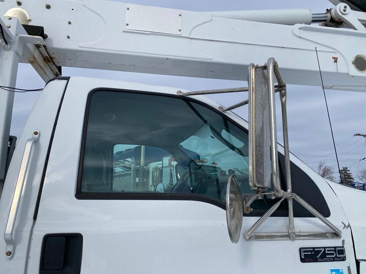 2015-ford-f750-image-21