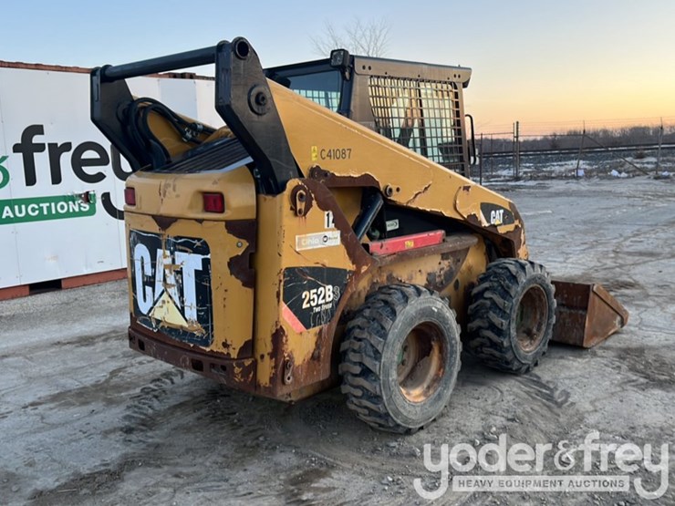 2012-caterpillar-252b3-image-6