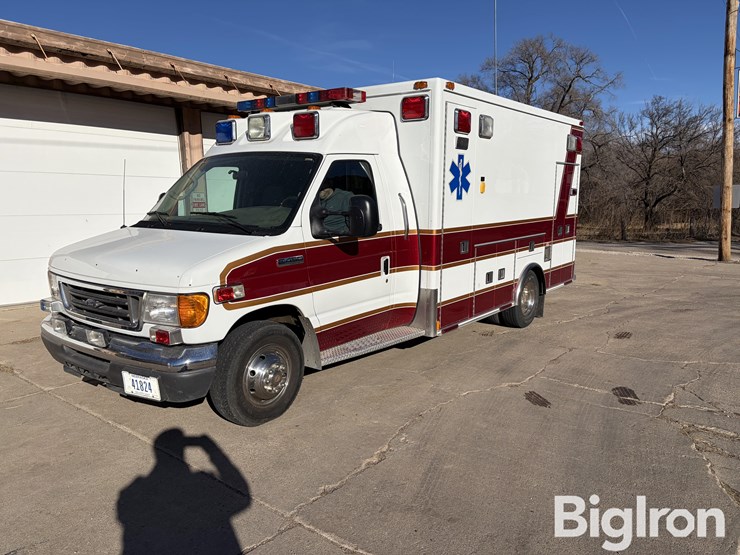 2006-ford-e450-image-1