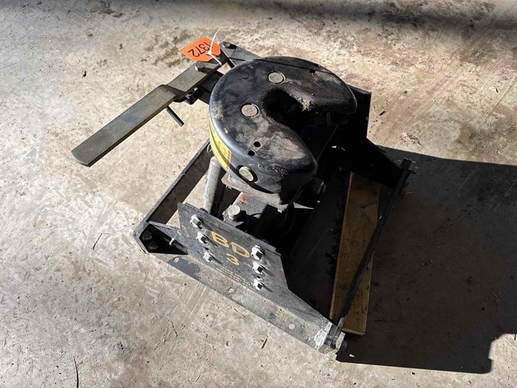 new-trailer-saver-bd3-fifth-wheel-hitch-image-1