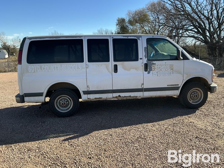 2000-gmc-2500-image-4