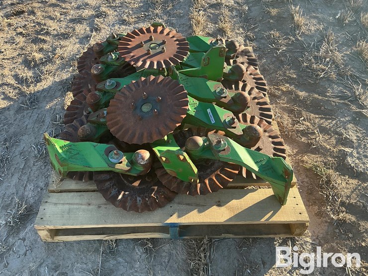 john-deere-7300-image-3