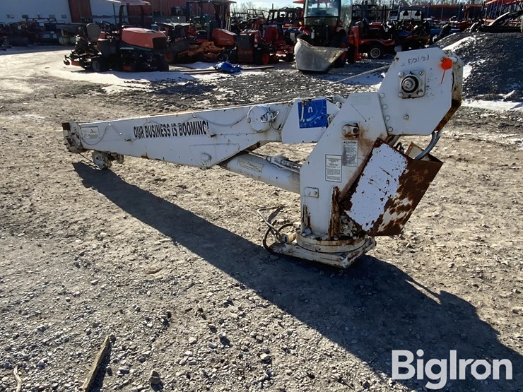 truck-mounted-8008#-auto-crane-image-7