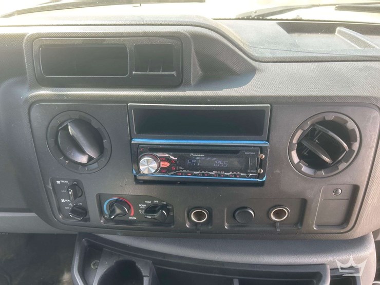 2016-ford-e350-image-27