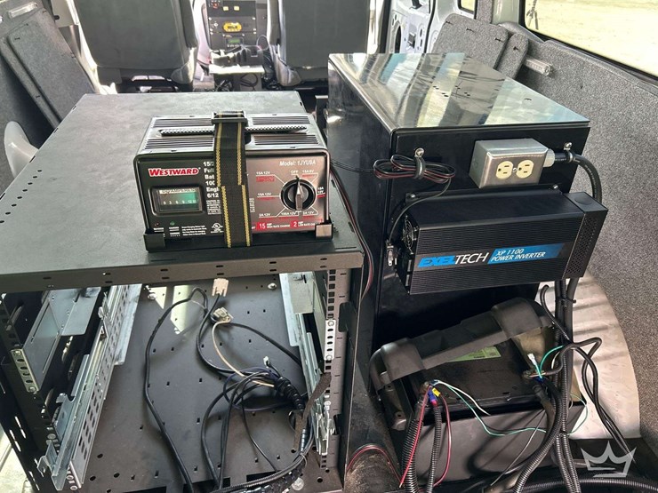 2006-ford-cargo-image-19