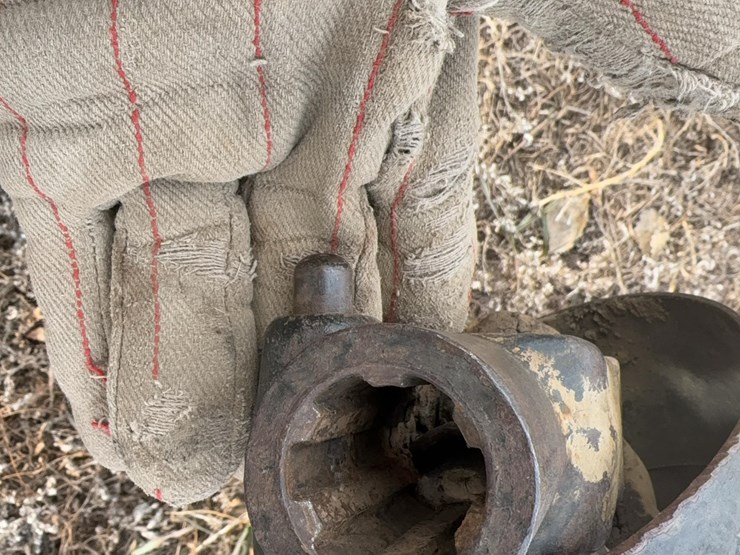 farmhand-12x23-t/a-bale/stack-mover-image-10