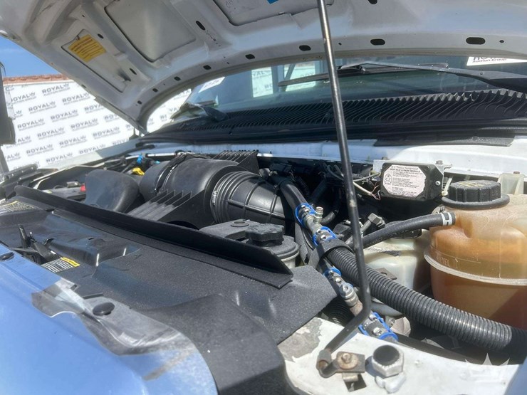 2016-ford-e350-image-18