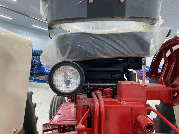 farmall-1206-open-station-restored-image-72