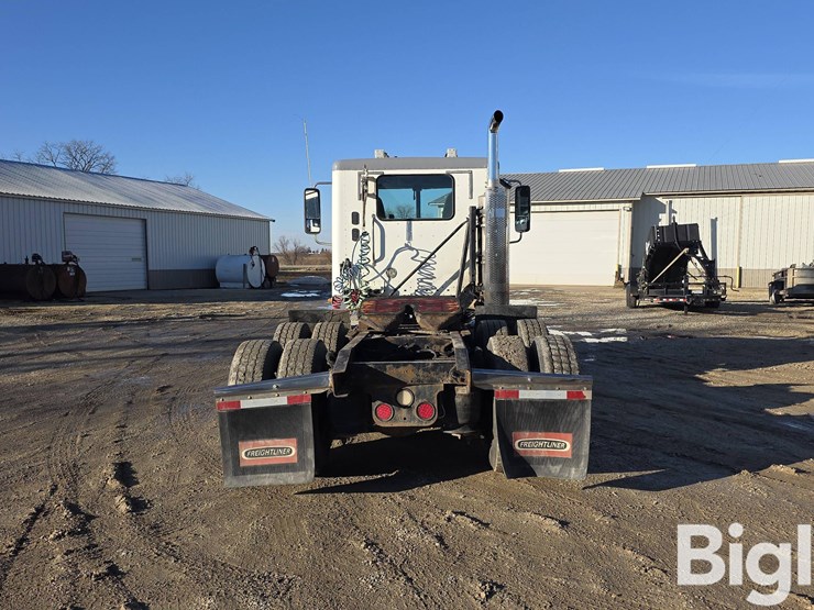 2009-freightliner-columbia-120-image-6