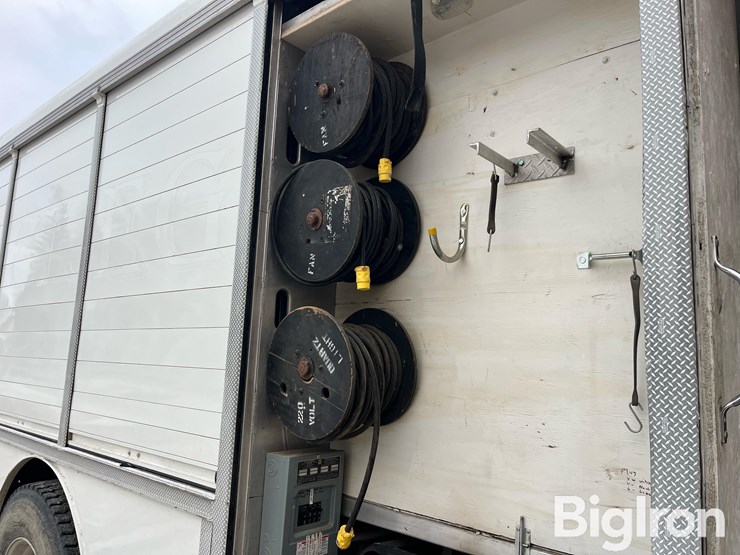 2000-international-4900-image-16