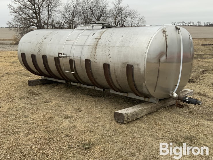 3300-gallon-horizontal-stainless-steel-fertilizer-tank-image-3