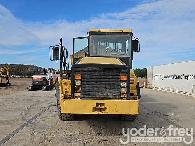 2008-caterpillar-d250e-image-13