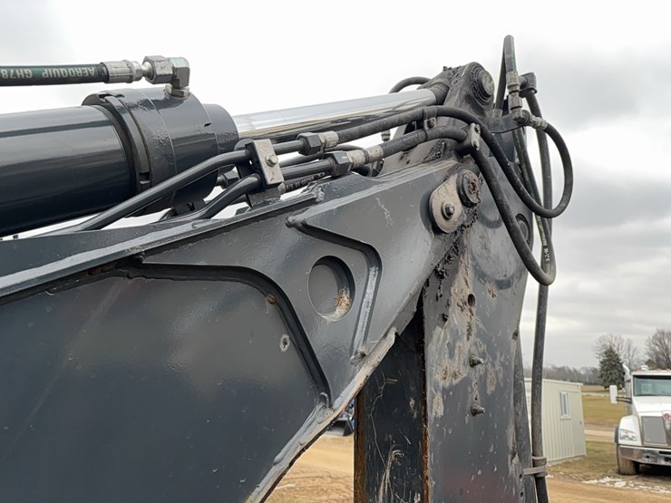 2022-john-deere-310-image-26