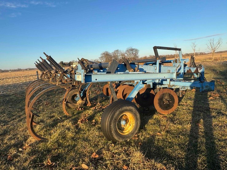 dmi-colter-champ-9-shank-chisel-plow-image-12