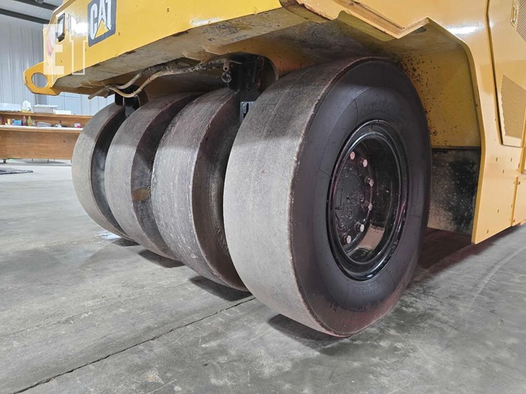 2016-caterpillar-cw34-image-21