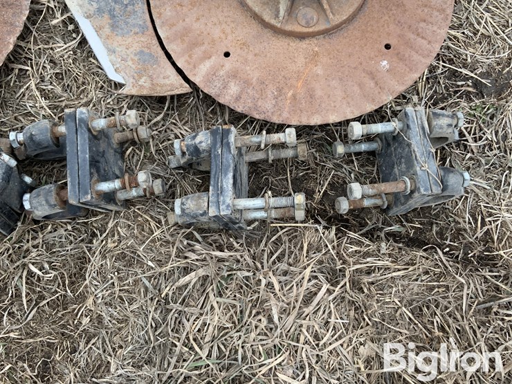 yetter-single-disc-fertilizer-openers-w/mounting-brackets-image-16