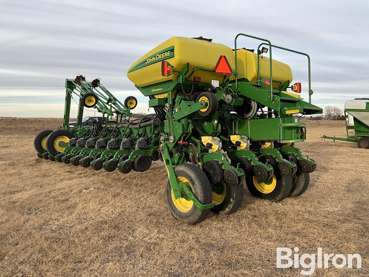 2005-john-deere-1770nt-ccs-image-7