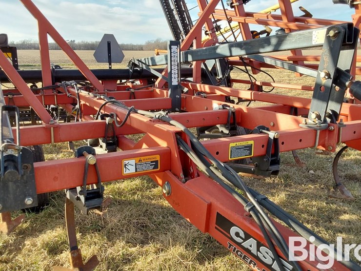 2011-case-ih-200-image-16