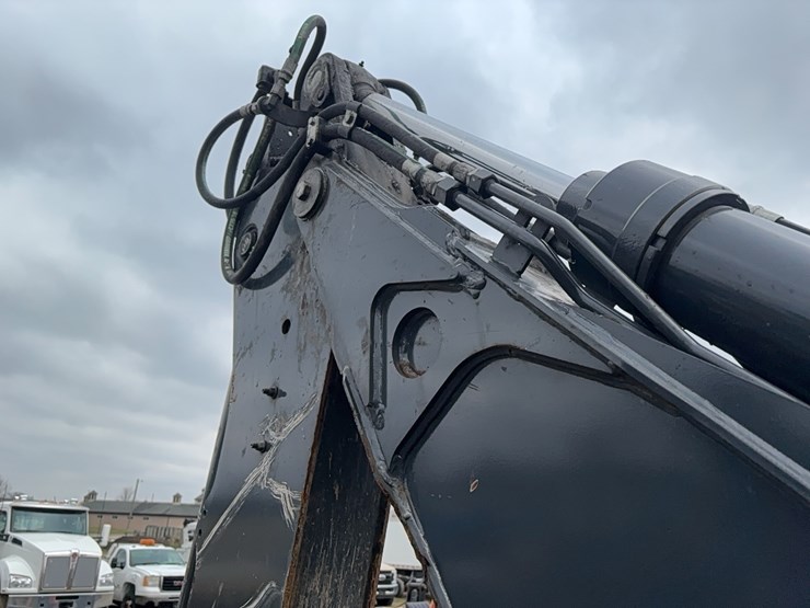 2022-john-deere-310-image-26