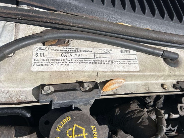 2006-ford-cargo-image-10