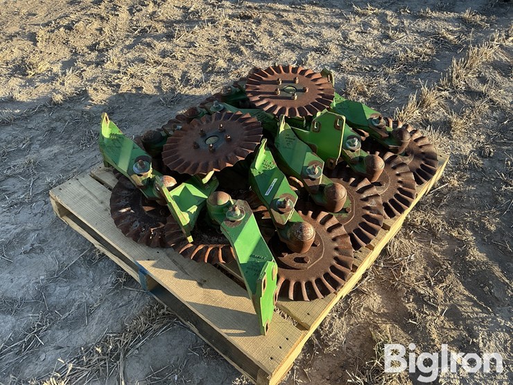 john-deere-7300-image-1