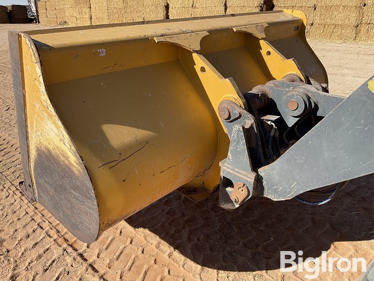 2013-deere-544k-image-10