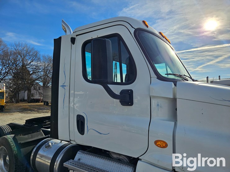 2017-freightliner-cascadia-125-image-19