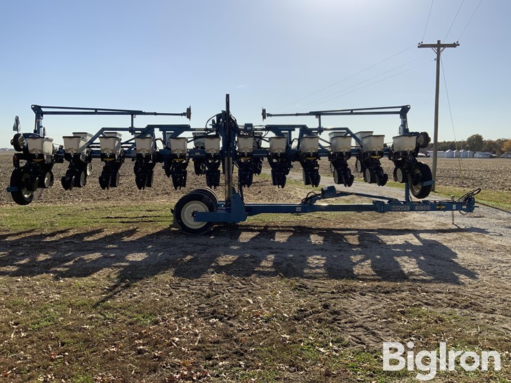 2009-kinze-3600-image-4