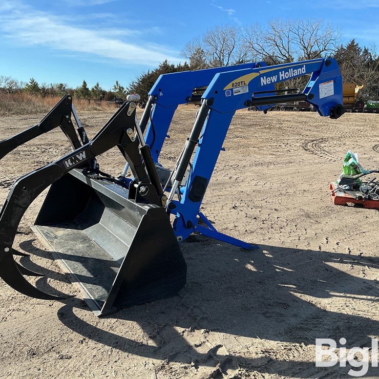 2010 NEW HOLLAND 820TL