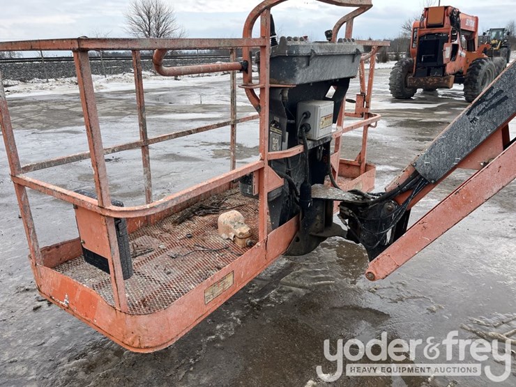 2013-jlg-800aj-image-18