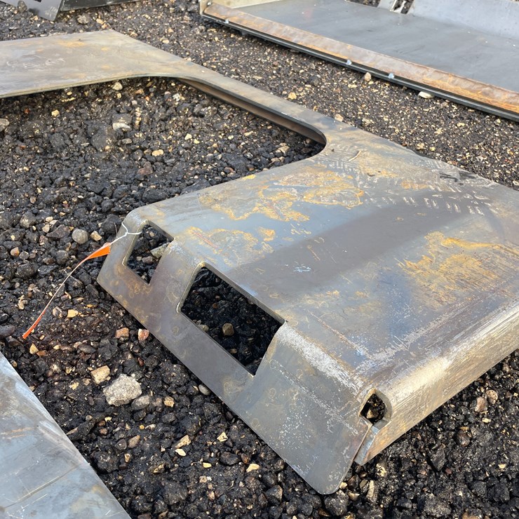 #1183 • Unused Skidsteer Open Center Weldable Quick Attach Plate