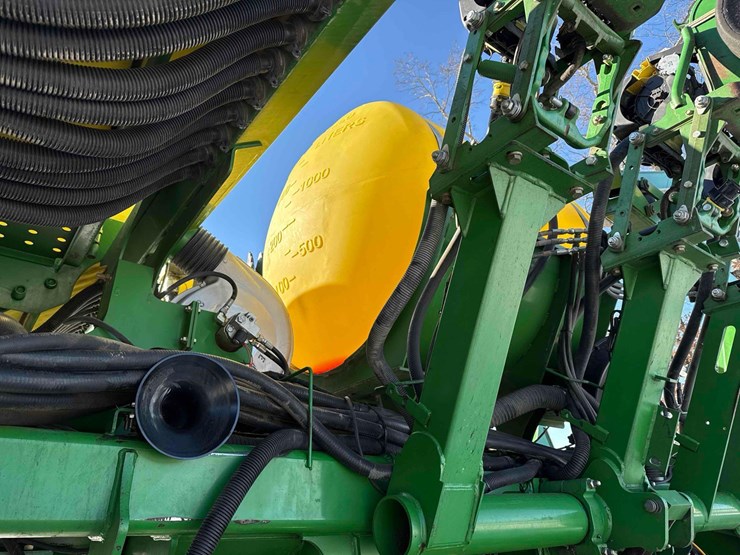 john-deere-1790-ccs-image-37