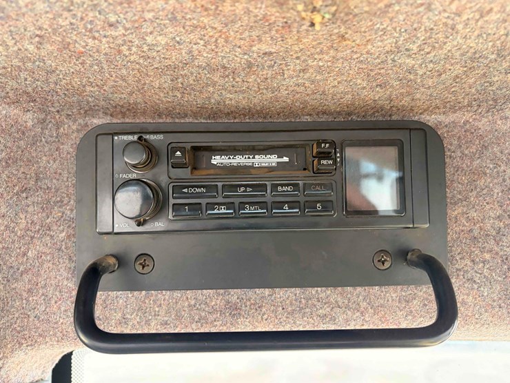 2005-challenger-55-track-tractor-image-17