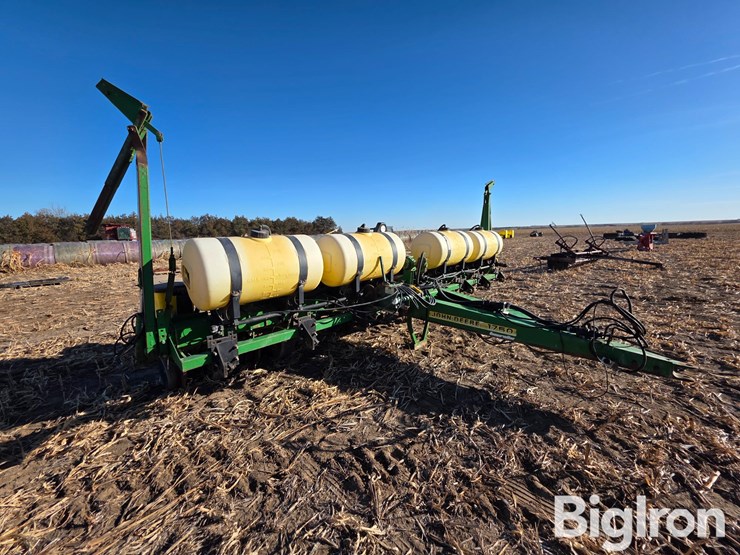 john-deere-1750-image-3