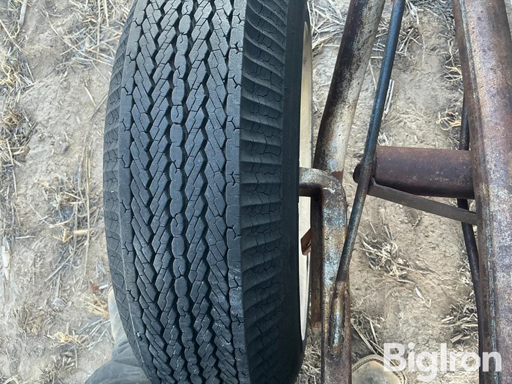 portable-squeeze-chute-image-18