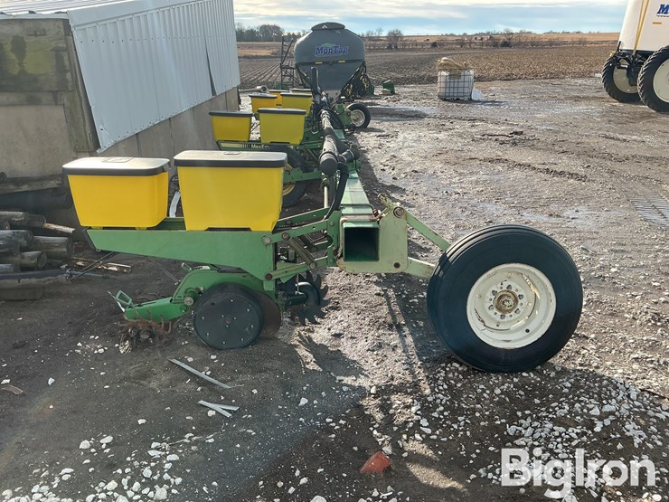 john-deere-7300-image-4