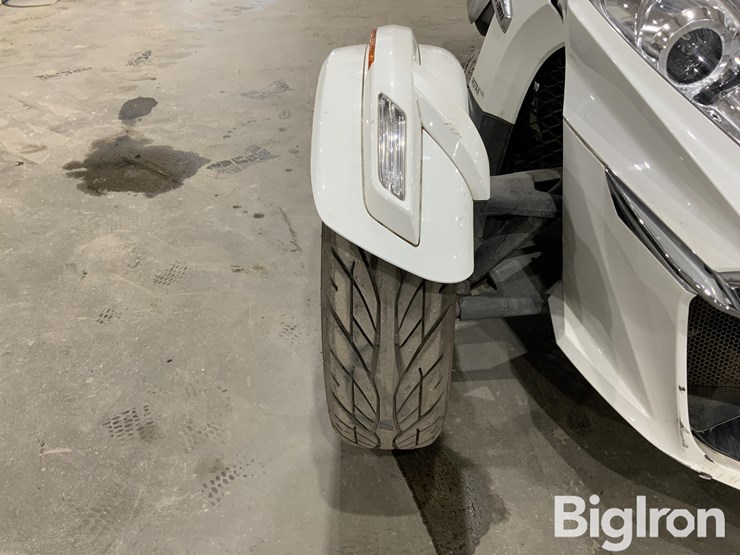 2018-can-am-spyder-rt-trike-image-10