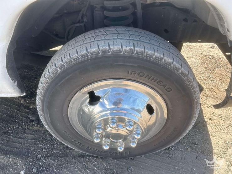 2016-ford-e350-image-34