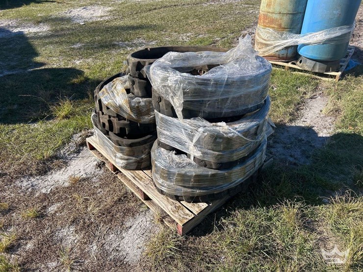 mini-skid-steer/-excavator-tracks-image-3