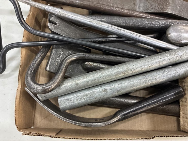 #115301-•-box-of-misc-image-4