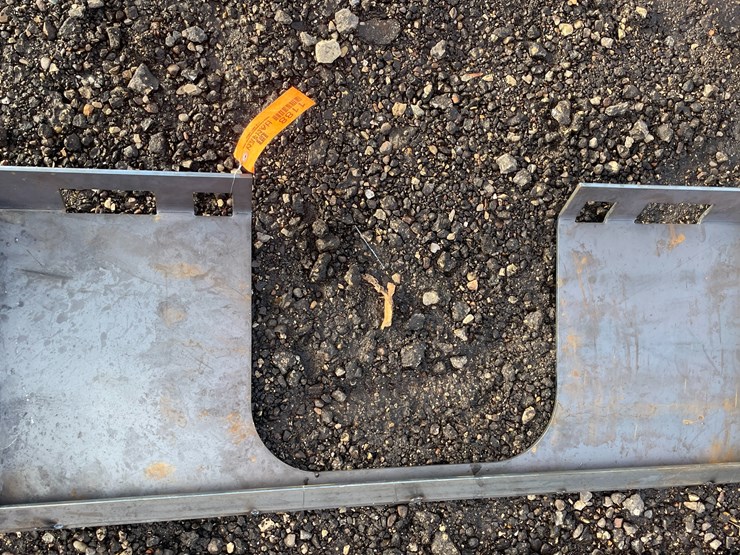 #1184-•-unused-skidsteer-open-center-weldable-quick-attach-plate-image-4